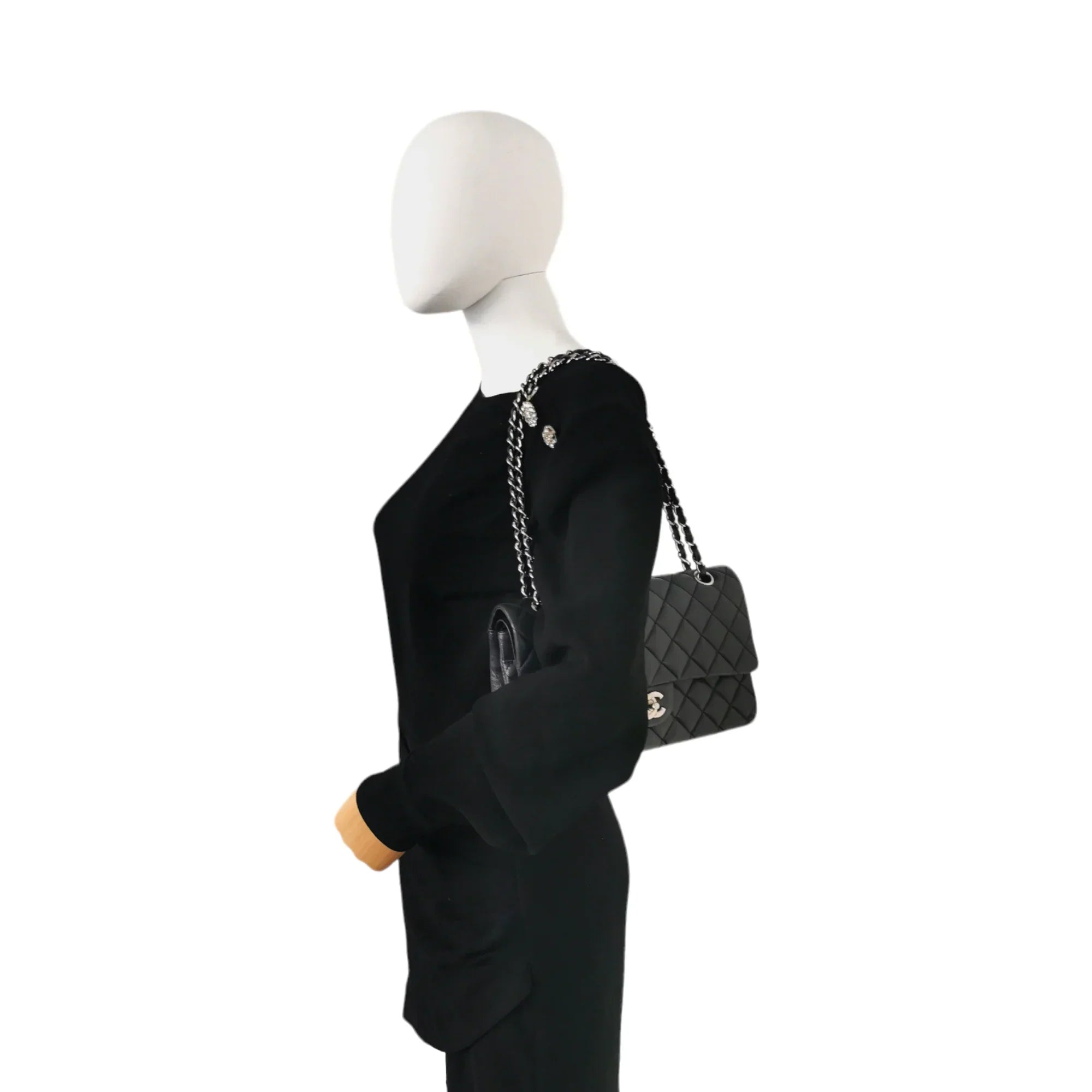 Chanel Classic Double Flap Medium Black Caviar SiLouis Vuittoner