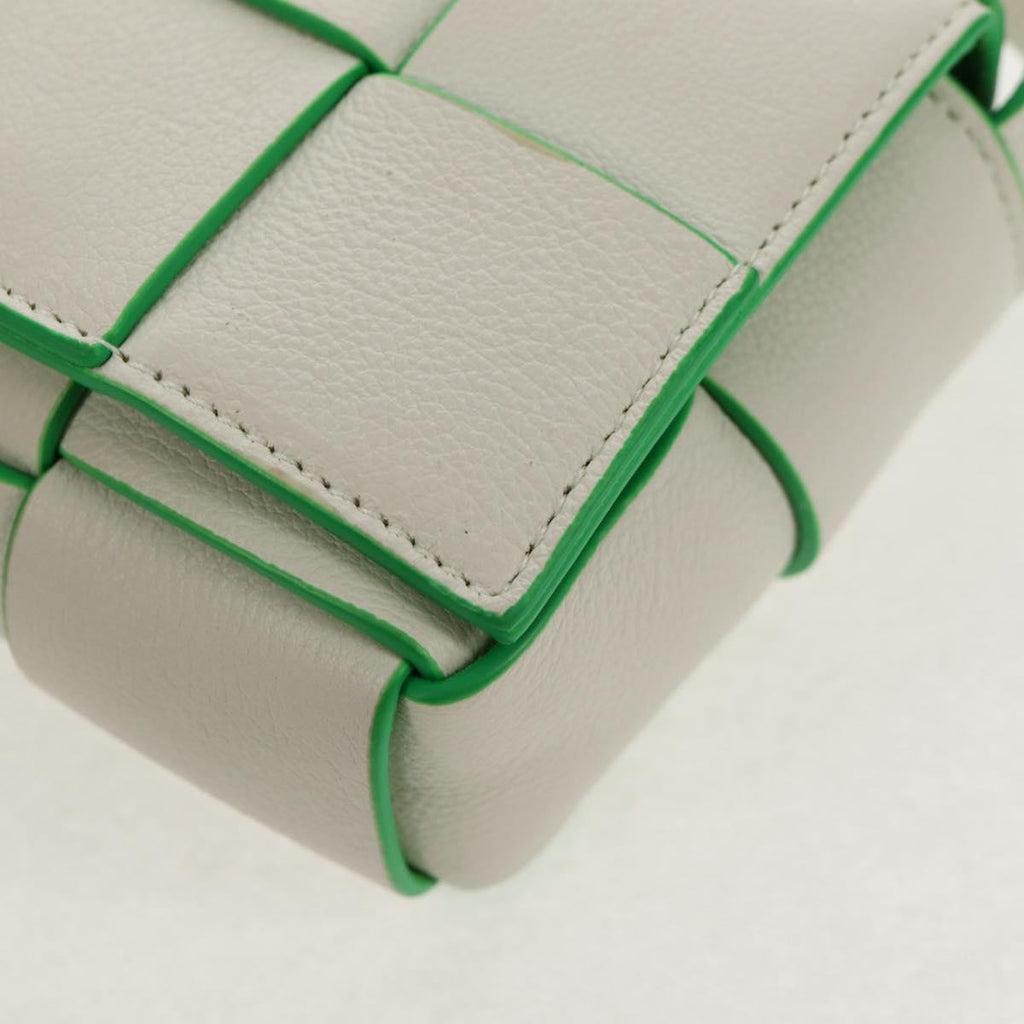 Bottega Veneta Cassette Crossbody Bag Maxi Intrecciato Leather White Leather Shoulder Bag Bag