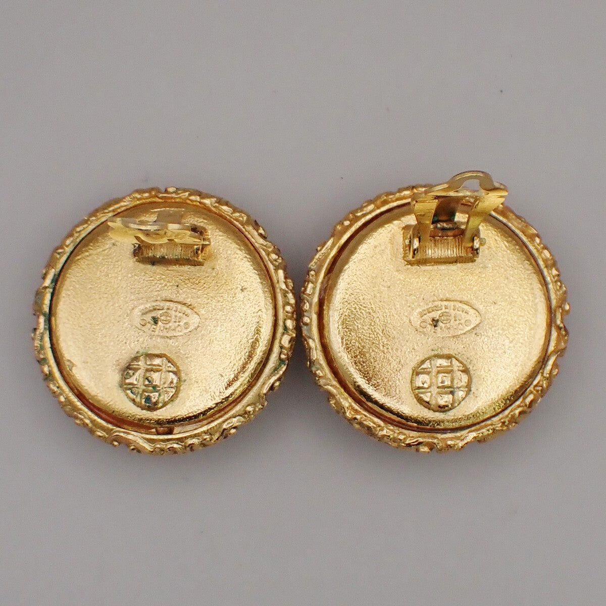 Chanel Vintage Cc Logo Round Clip-On Earrings Metal With Crystals Gold Gold_Plated,Pearl Earrings Jewelry