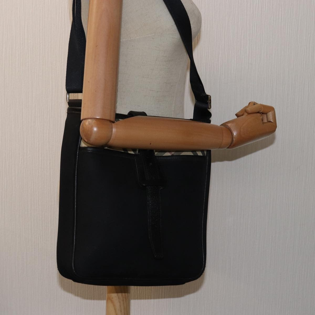 Burberry Nova Check Shoulder Bag Canvas Black Canvas Shoulder Bag