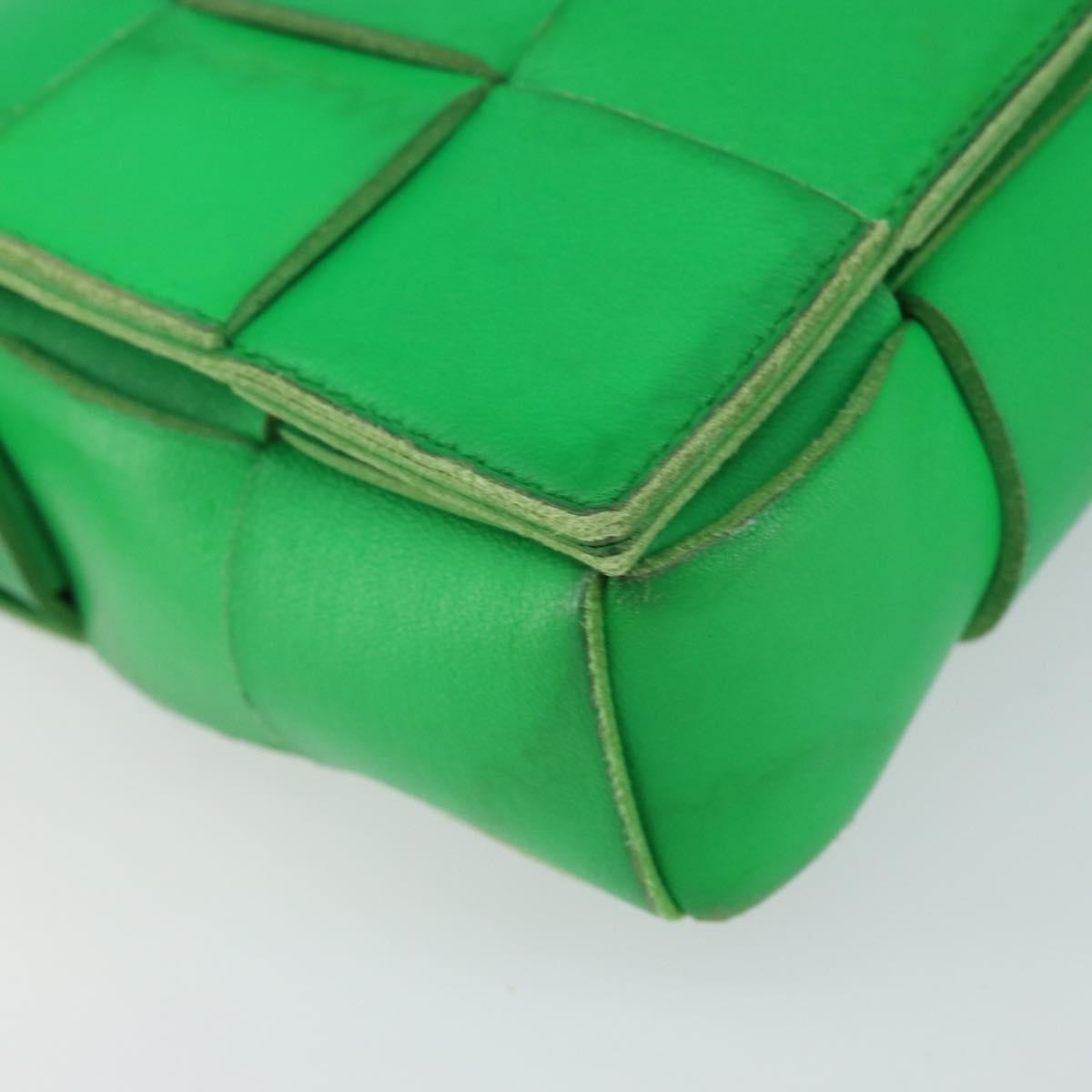 Bottega Veneta Cassette Crossbody Bag Maxi Intrecciato Leather Green Leather Bag