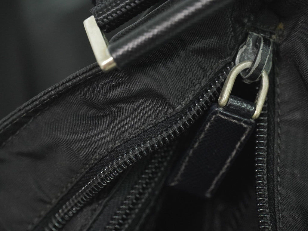 Prada Flat Messenger Bag Tessuto Black Nylon Shoulder Bag Bag