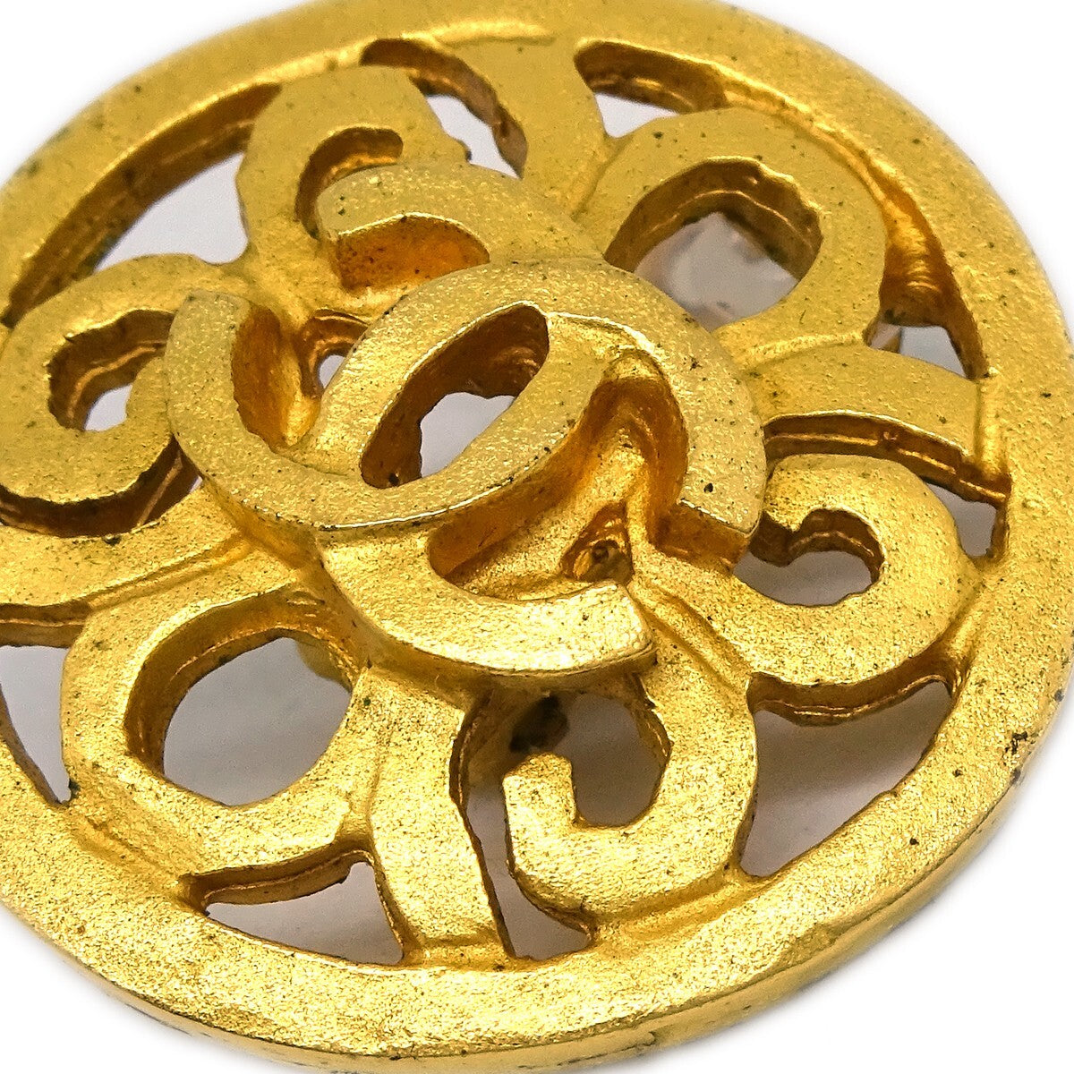 Chanel Vintage Cc Round Clip-On Earrings Metal Gold Gold_Plated Earrings Jewelry