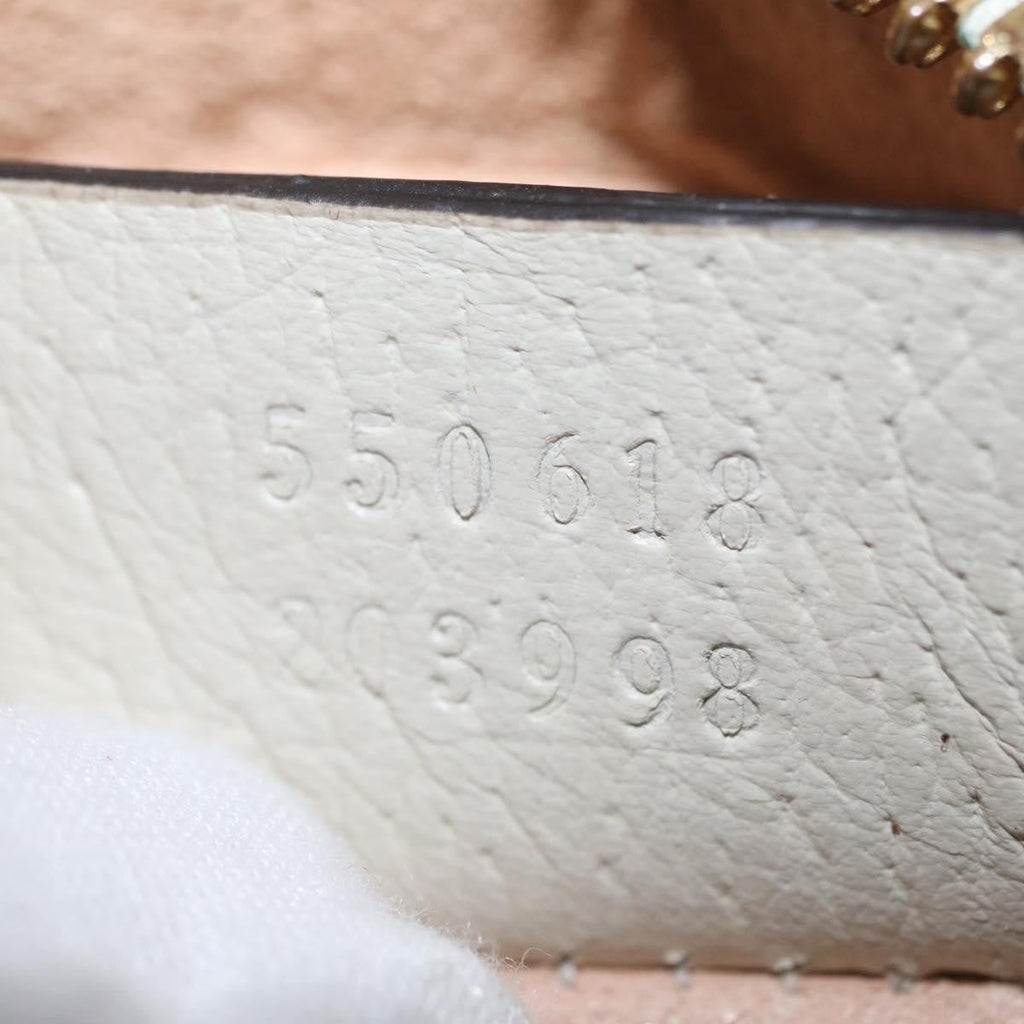 Gucci Gg Marmont Shoulder Bag Matelasse Leather White Leather Shoulder Bag Bag (Pre-Owned)