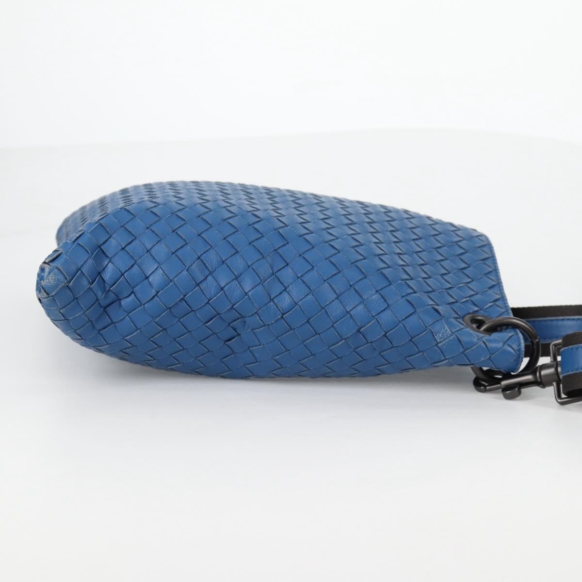 Bottega Veneta Flat Messenger Bag Intrecciato Nappa Blue Leather Shoulder Bag Bag
