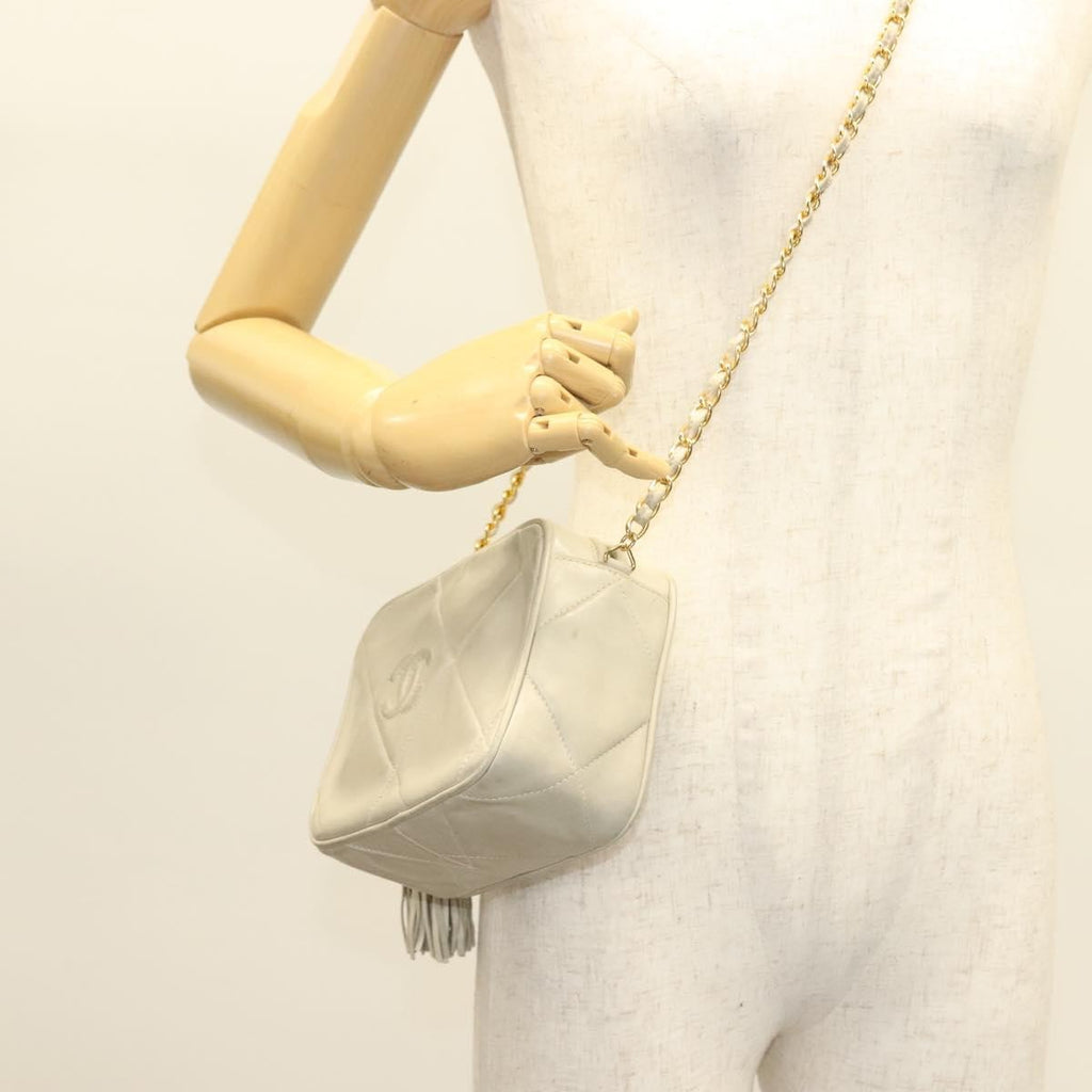 Chanel Vintage Diamond Cc Camera Bag Quilted Lambskin Beige Leather Shoulder Bag Bag