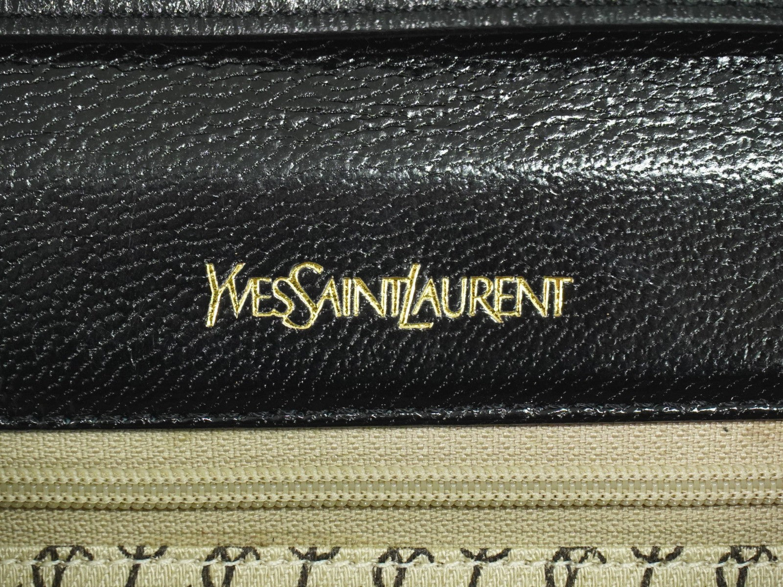 Saint Laurent Vintage Shoulder Bag Leather Black Leather Shoulder Bag Bag (Pre-Owned)