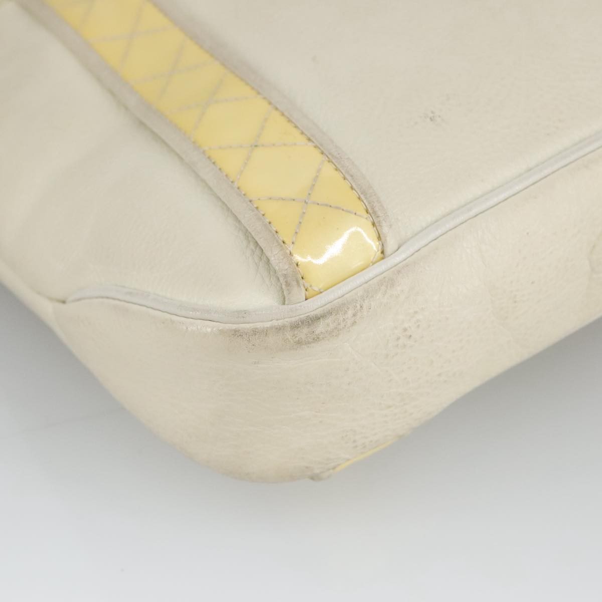 Burberry Vintage Shoulder Bag Leather White Leather Shoulder Bag