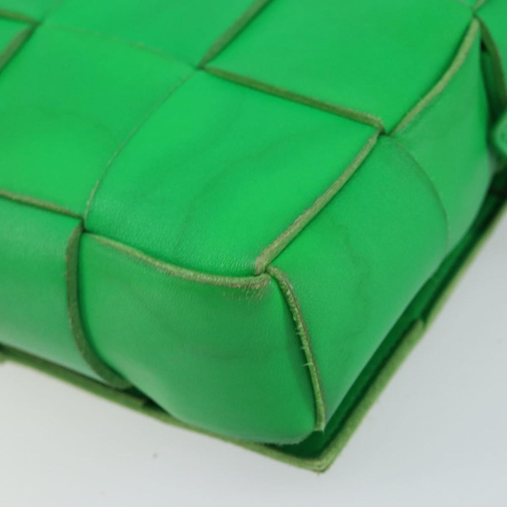 Bottega Veneta Cassette Crossbody Bag Maxi Intrecciato Leather Green Leather Bag