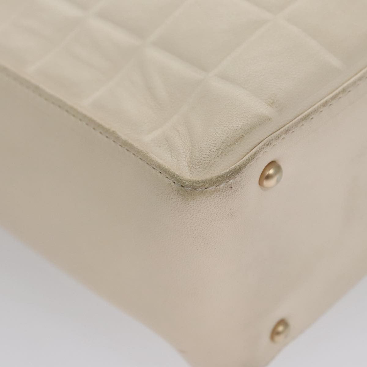 Chanel Chocolate Bar Cc Shoulder Bag Quilted Leather White Leather Shoulder Bag Bag