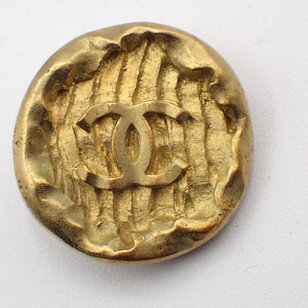 Chanel Vintage Cc Round Button Clip-On Earrings Metal Gold Gold_Plated Earrings Jewelry