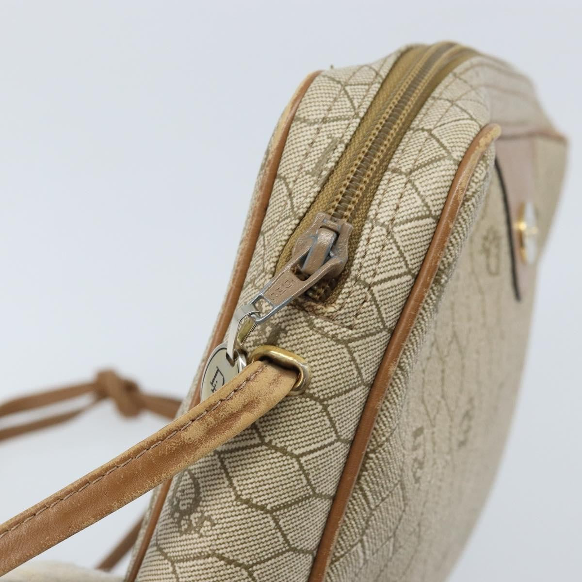 Christian Dior Vintage Honeycomb Shoulder Bag Canvas And Leather Beige Canvas Shoulder Bag Bag (Pre-Owned)