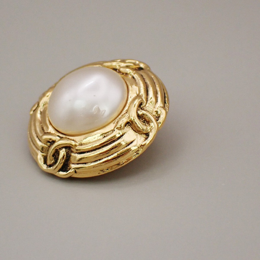 Chanel Vintage Round Clip-On Earrings Metal With Faux Pearl Gold Gold_Plated Earrings Jewelry