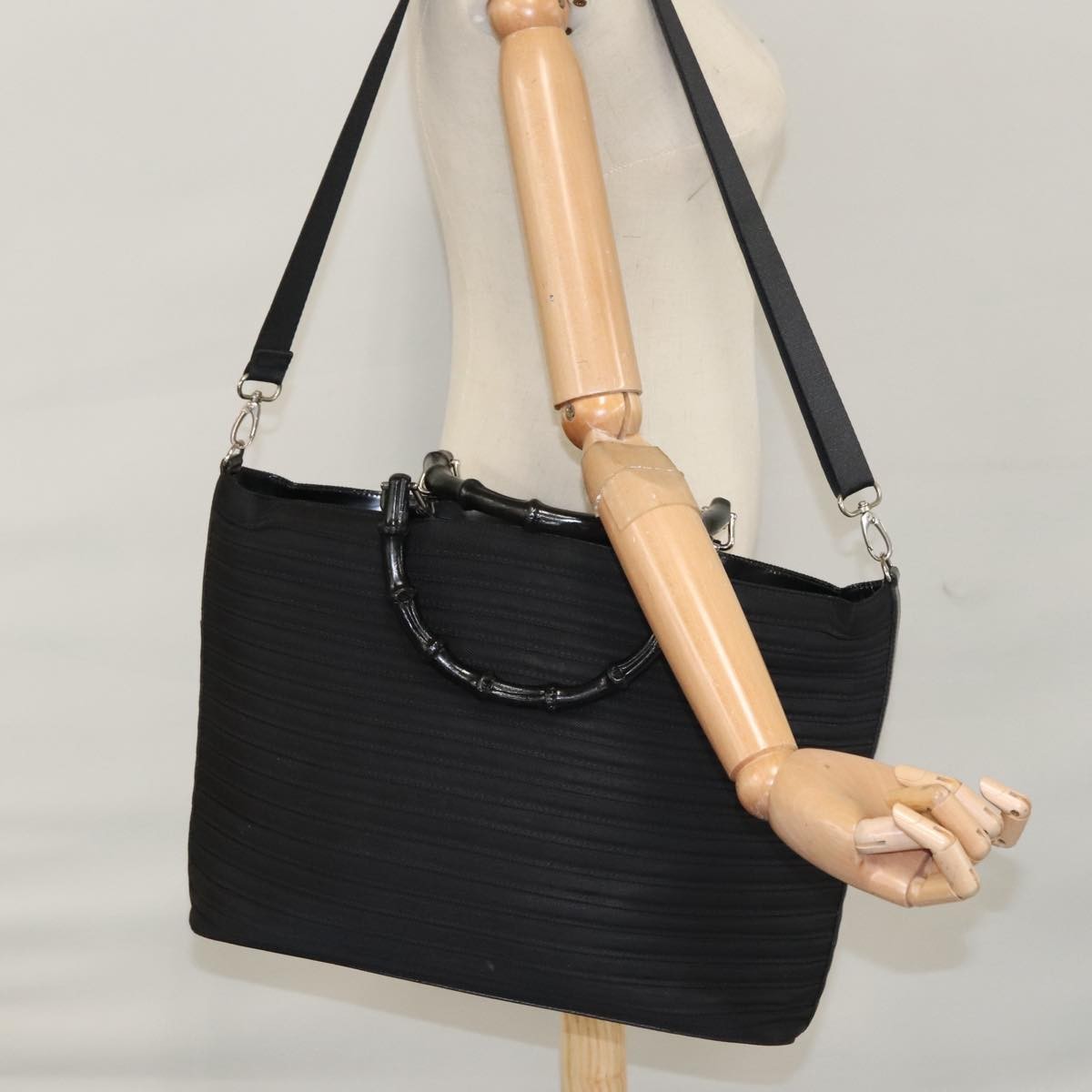 Gucci Vintage Bamboo Handle Bag Nylon Black Nylon Tote Bag Bag (Pre-Owned)