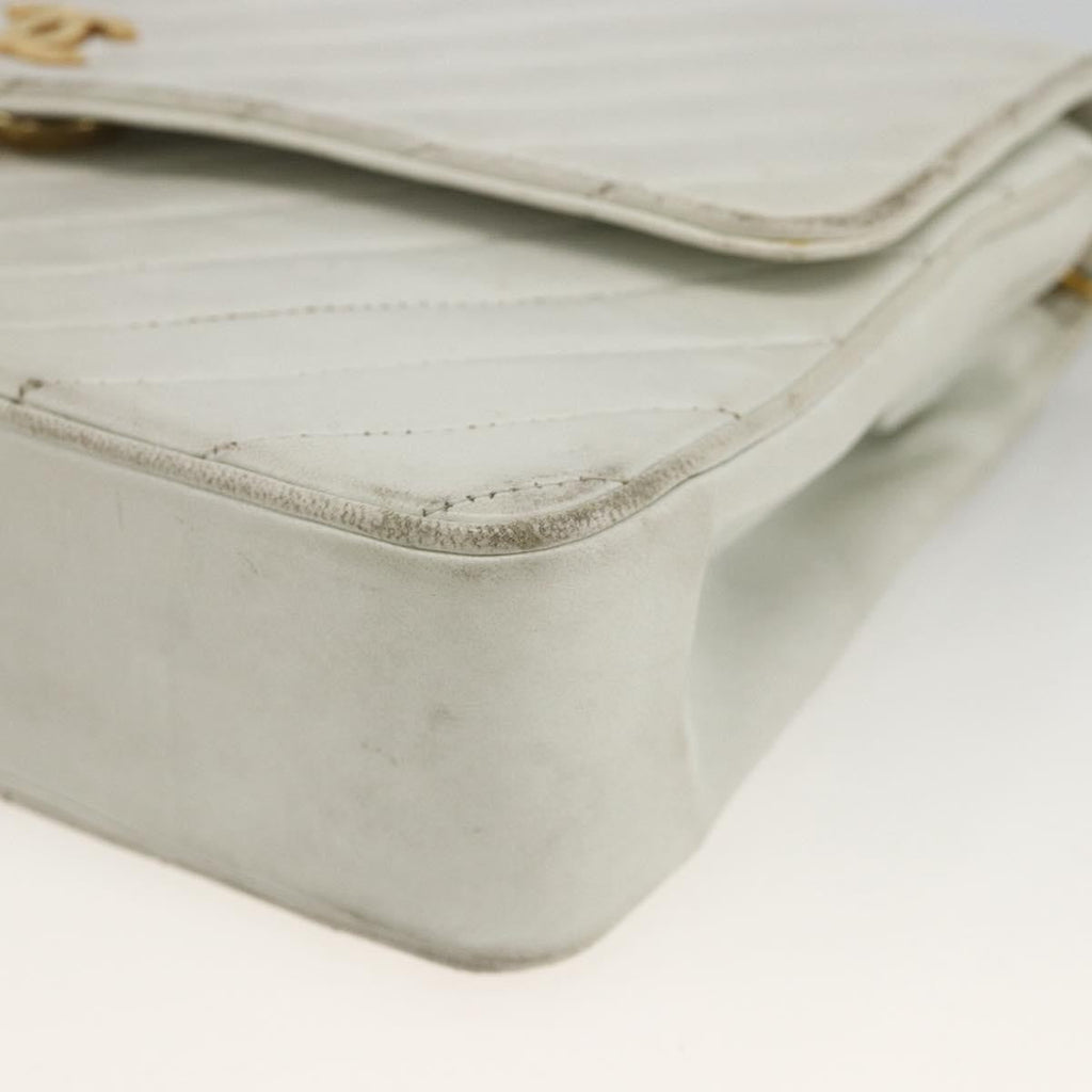 Chanel Matelasse Chain Shoulder Bag Leather White Leather Shoulder Bag Bag