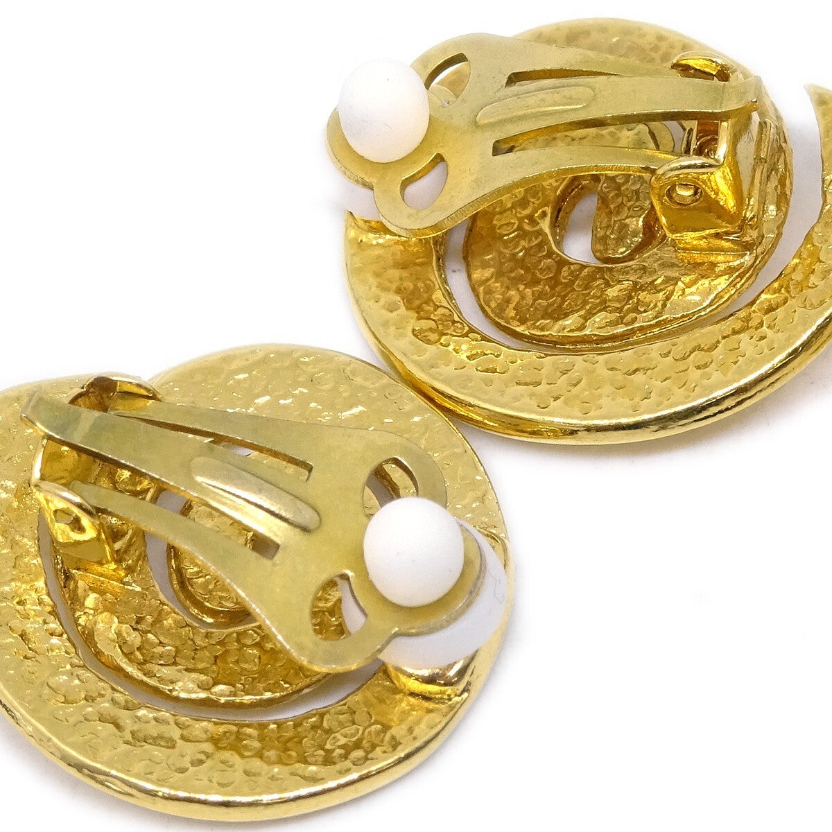 Chanel Vintage Cc Flower Cutout Round Clip-On Earrings Metal Gold Gold_Plated Earrings Jewelry