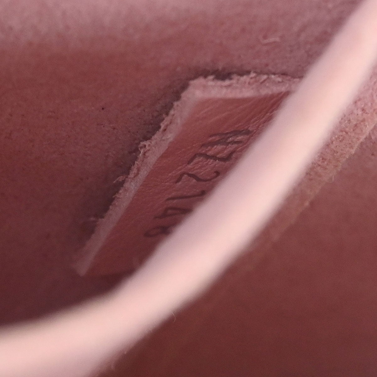 Louis Vuitton New Wave Chain Bag Quilted Leather Pink Leather Shoulder Bag