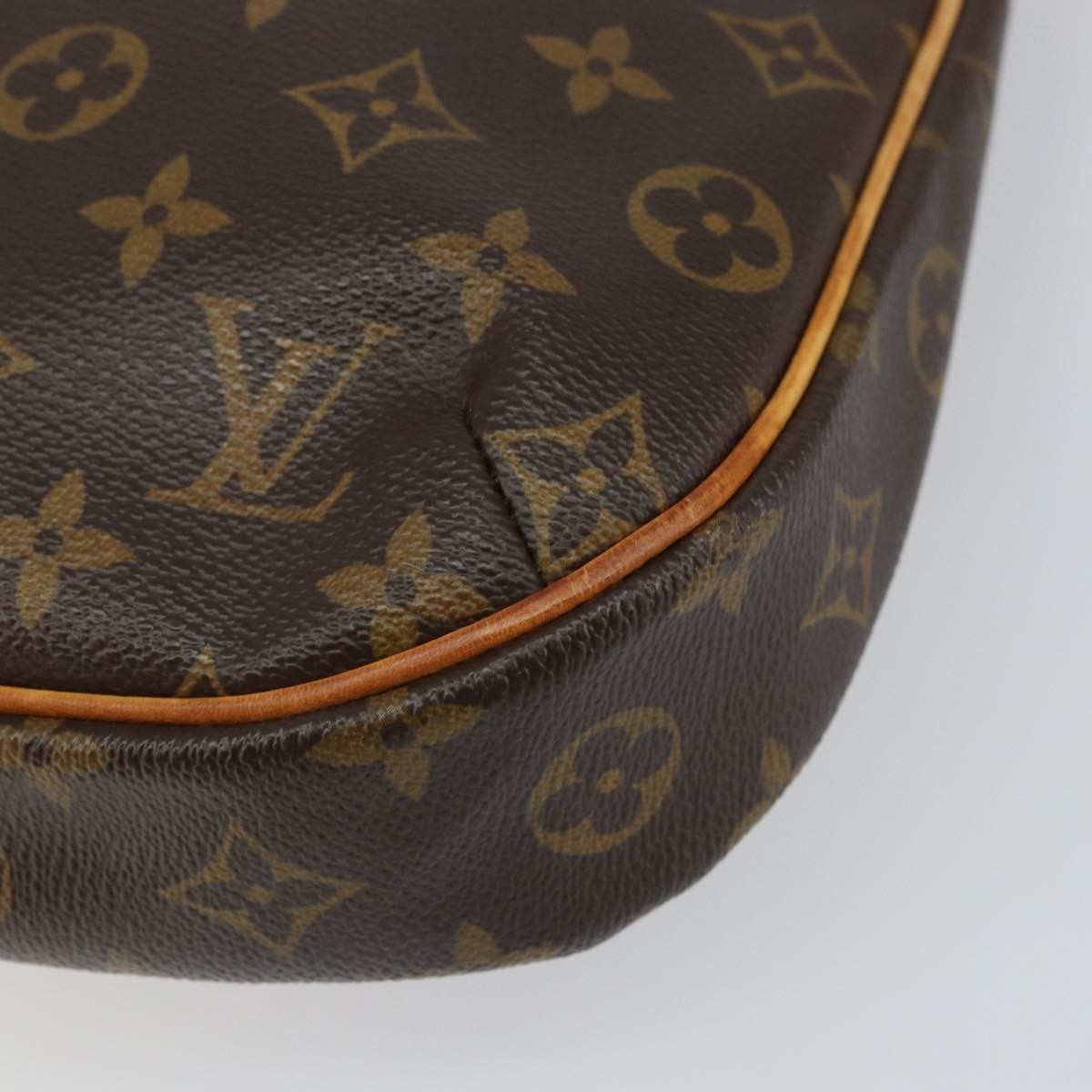 Louis Vuitton Odeon Handbag Monogram Canvas Brown Canvas Shoulder Bag