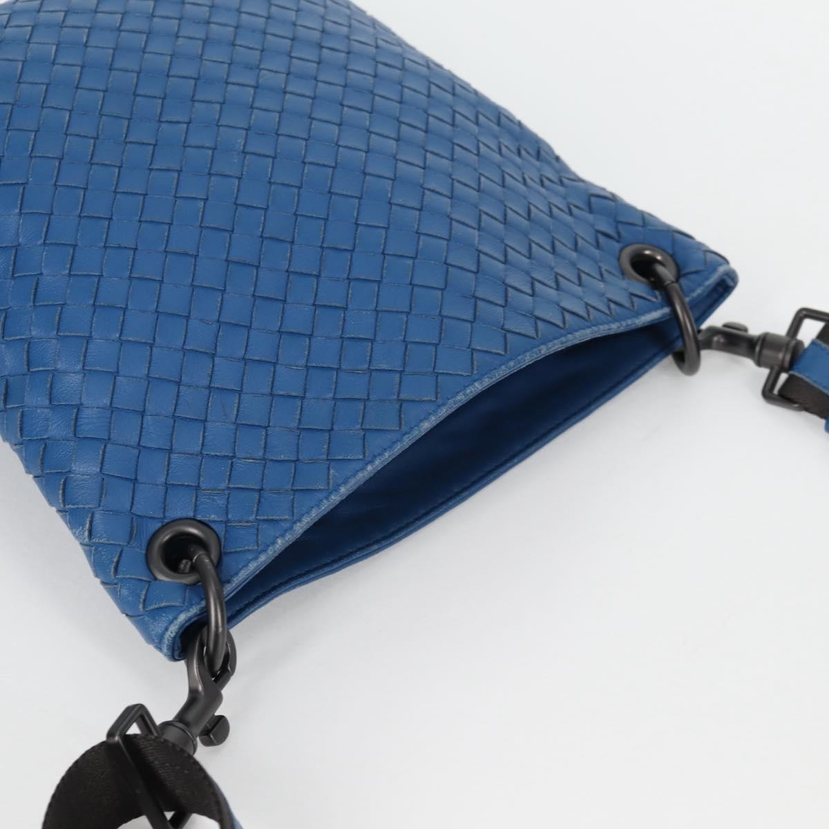 Bottega Veneta Flat Messenger Bag Intrecciato Nappa Blue Leather Shoulder Bag Bag