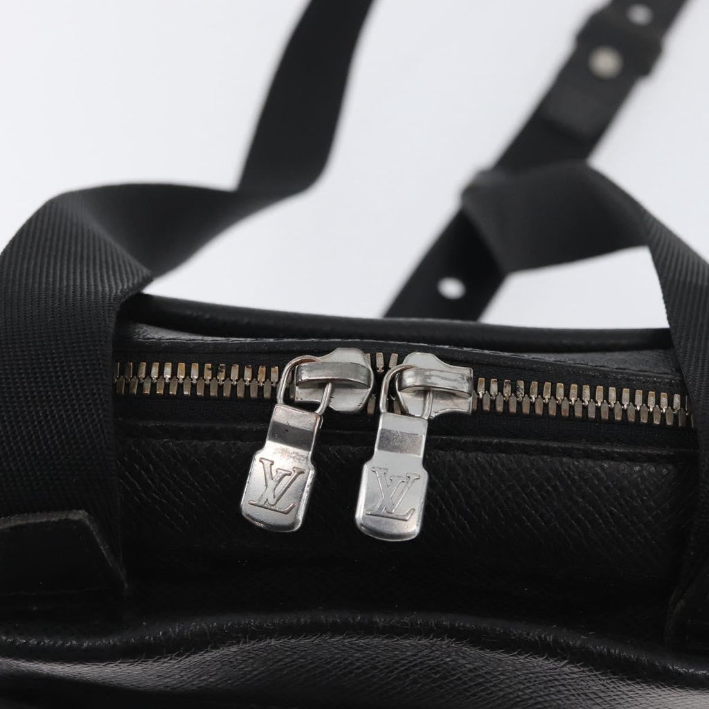 Louis Vuitton Sayan Messenger Bag Taiga Leather And Canvas Black Leather Shoulder Bag