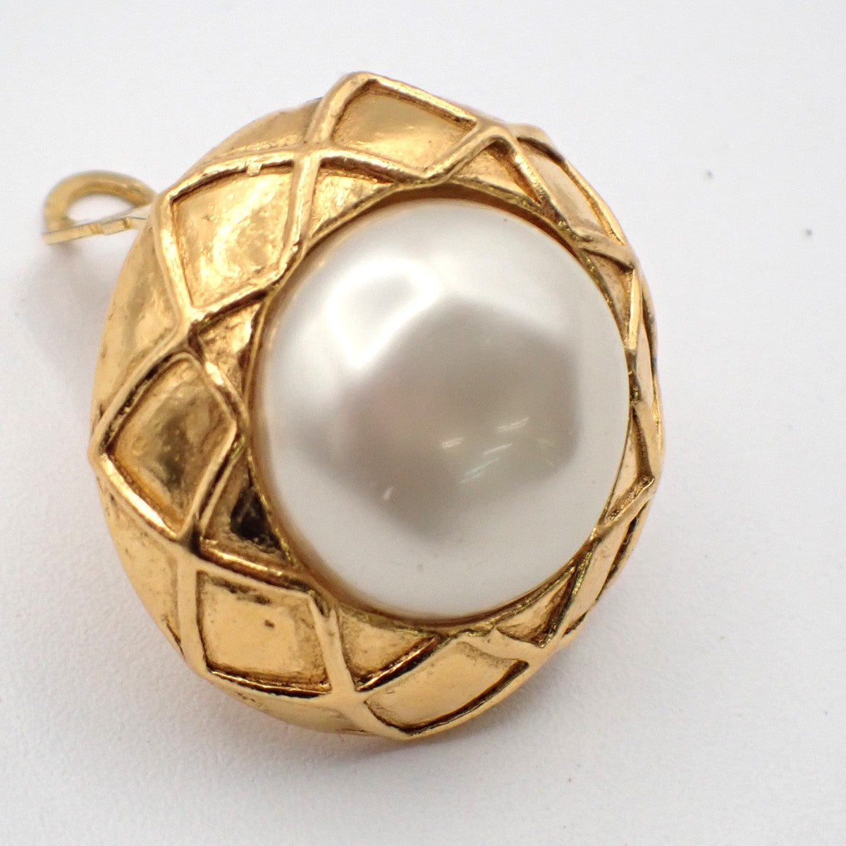 Chanel Vintage Round Clip-On Earrings Metal With Faux Pearl Gold Gold_Plated Earrings Jewelry
