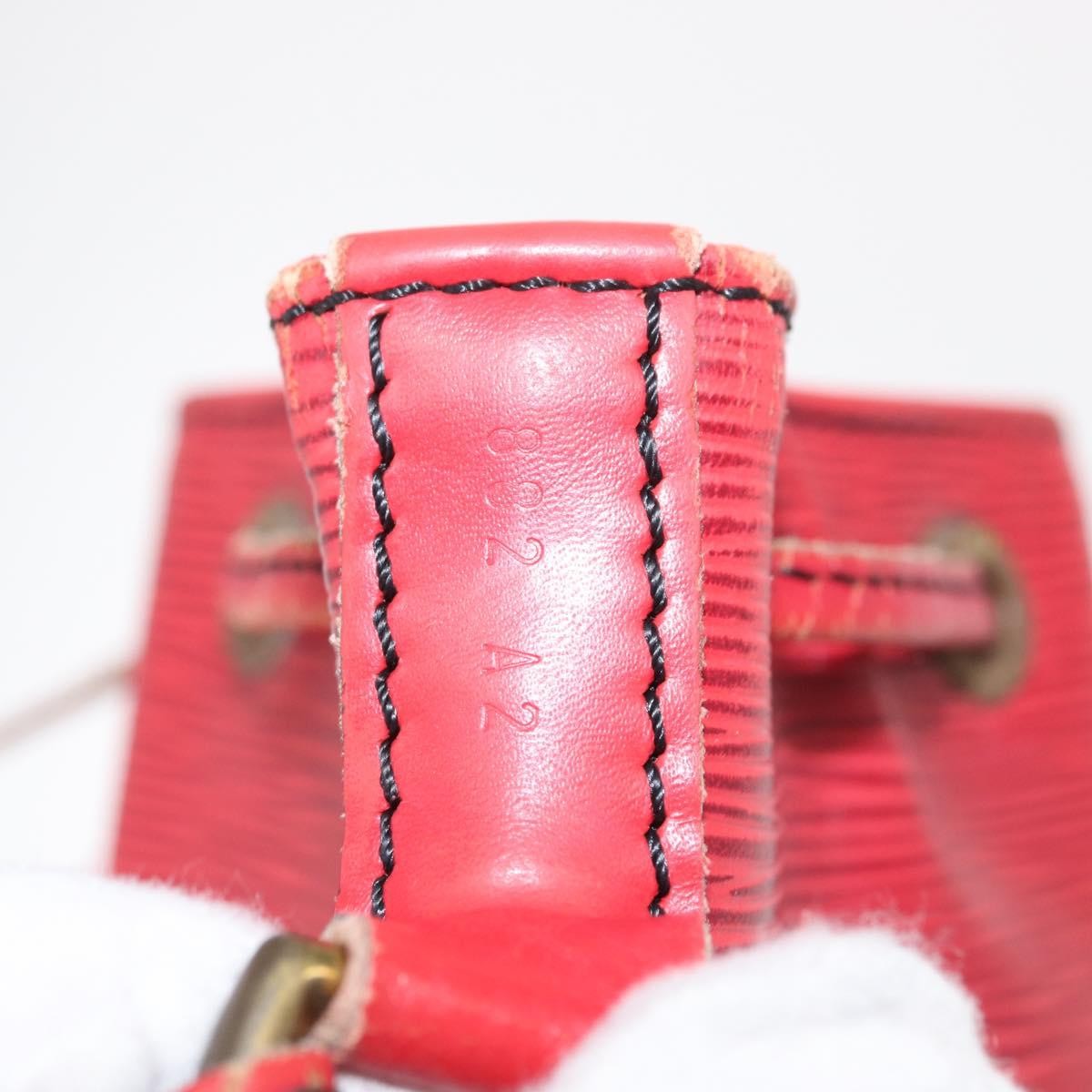 Louis Vuitton Noe Handbag Epi Leather Red Leather Shoulder Bag