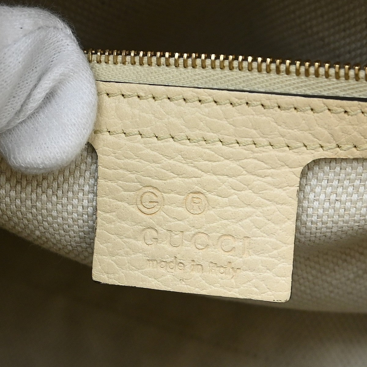 Gucci Soho Shoulder Bag Leather White Leather Handbag (Pre-Owned)