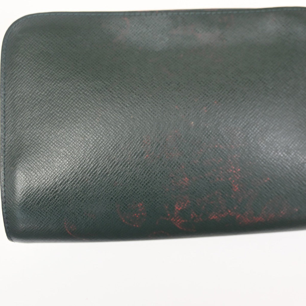 Louis Vuitton Pochette Baikal Clutch Taiga Leather Green Leather Clutche & Pouche Bag