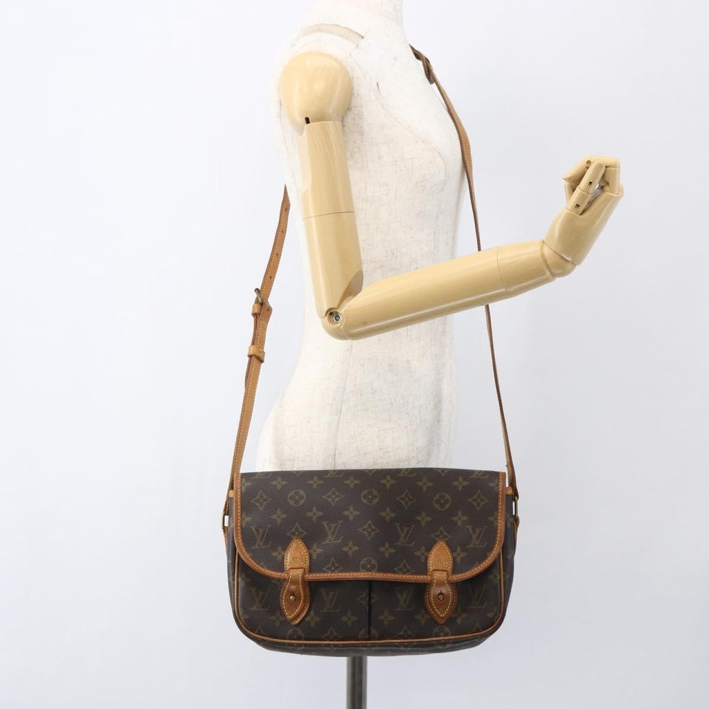 Louis Vuitton Sac Gibeciere Messenger Bag Monogram Canvas Brown Canvas Shoulder Bag
