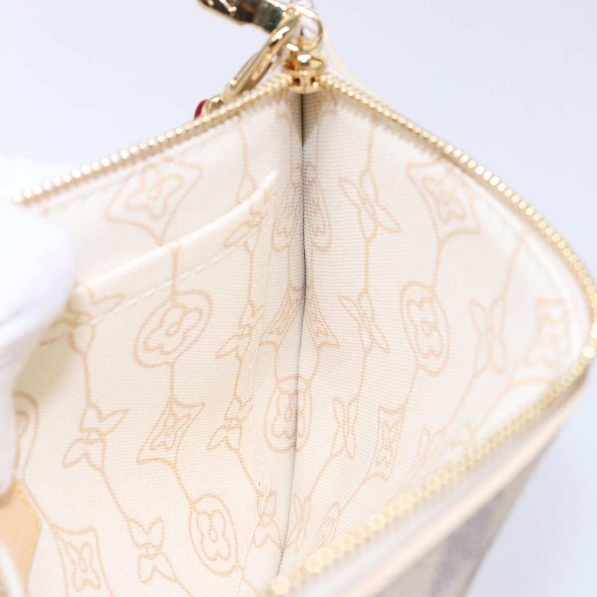 Louis Vuitton Neverfull Pochette Damier White Canvas Bag