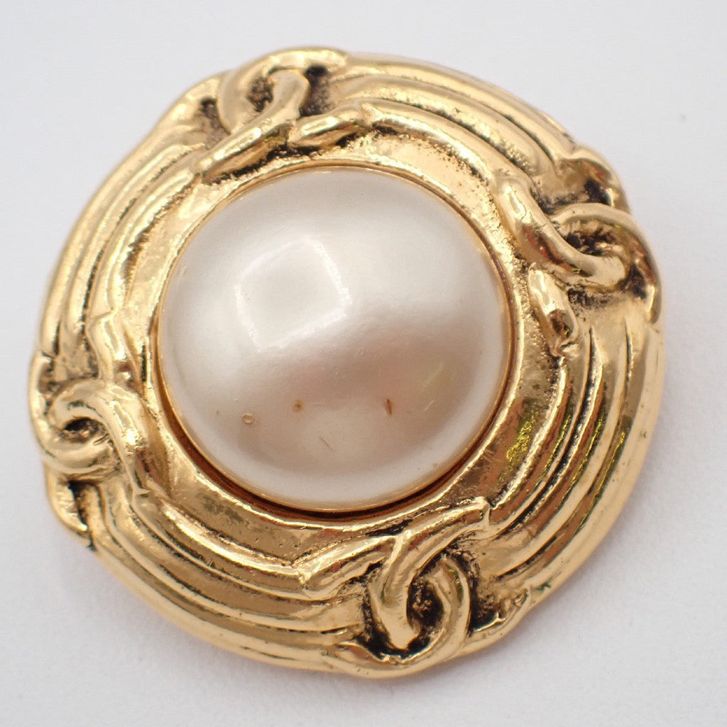 Chanel Vintage Round Clip-On Earrings Metal With Faux Pearl Gold Gold_Plated Earrings Jewelry