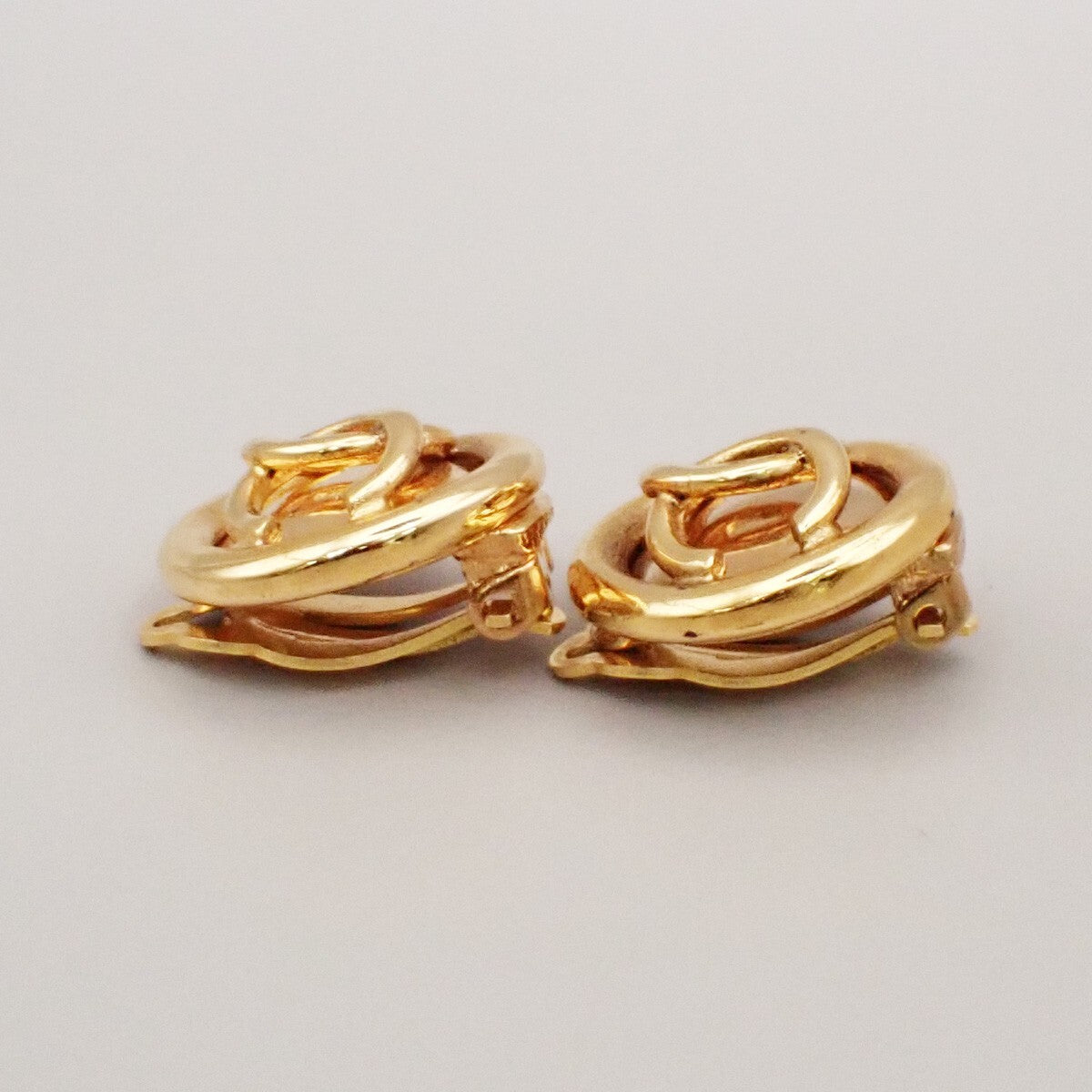 Chanel Vintage Cc Round Clip-On Earrings Metal Gold Gold_Plated Earrings Jewelry