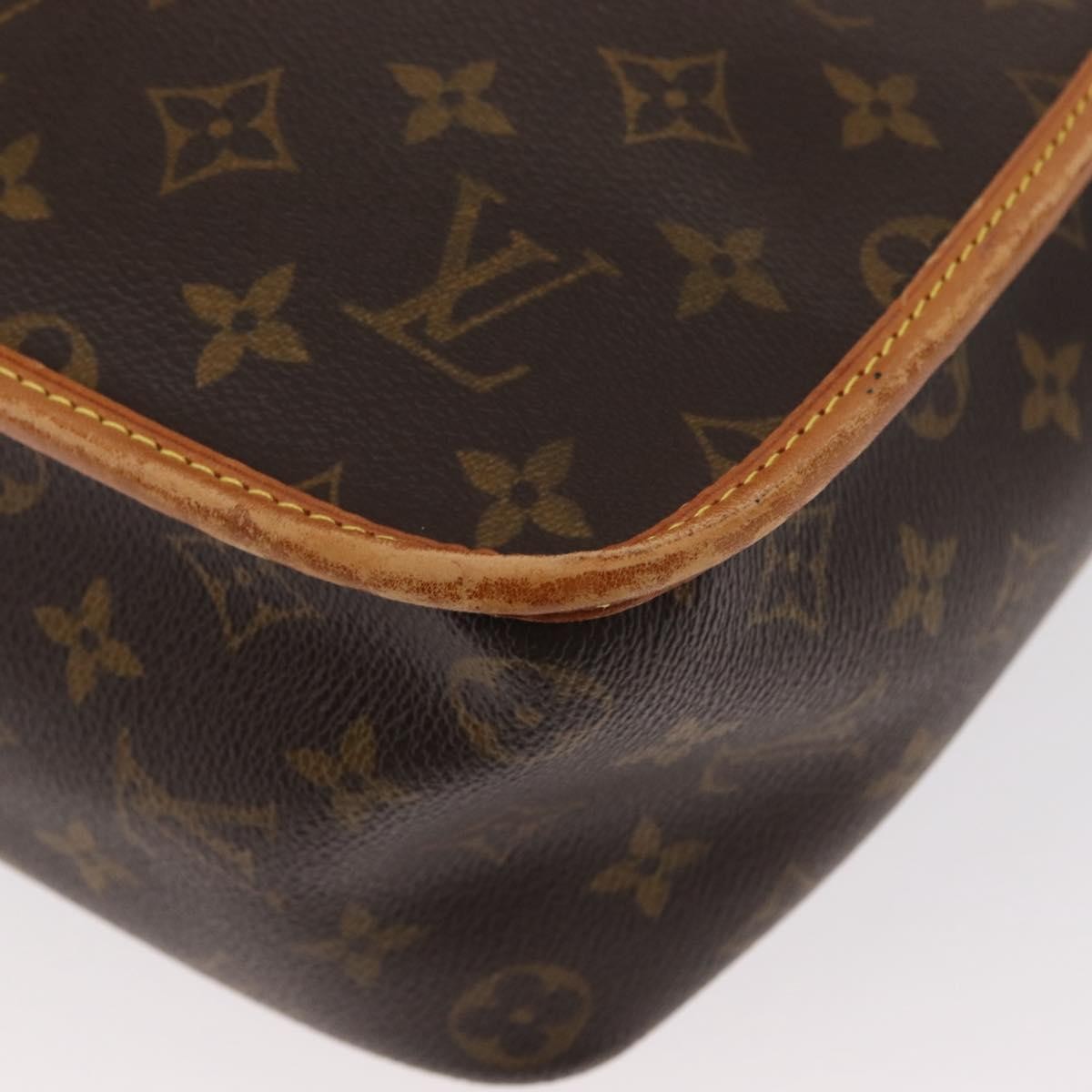 Louis Vuitton Sac Gibeciere Messenger Bag Monogram Canvas Brown Canvas Shoulder Bag