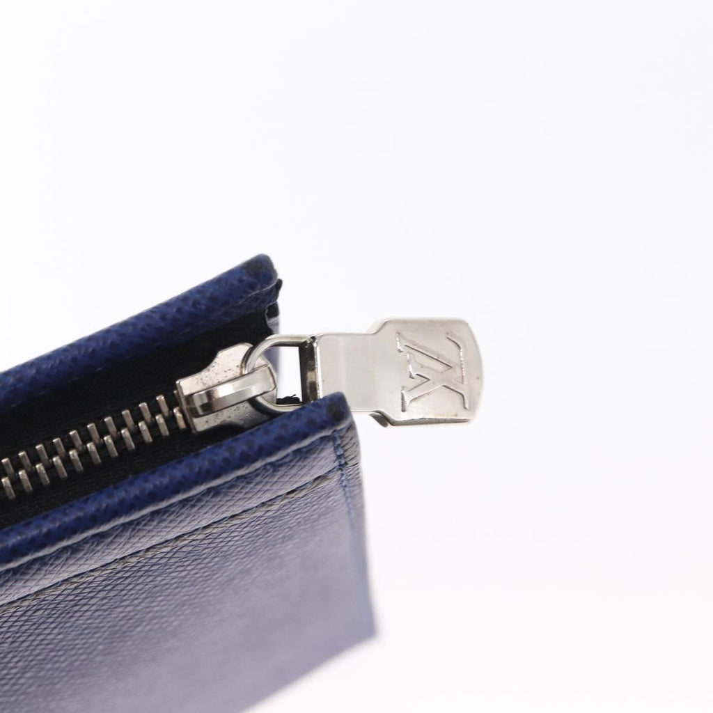 Louis Vuitton Pochette Voyage Taiga Leather Blue Leather Clutche & Pouche Bag