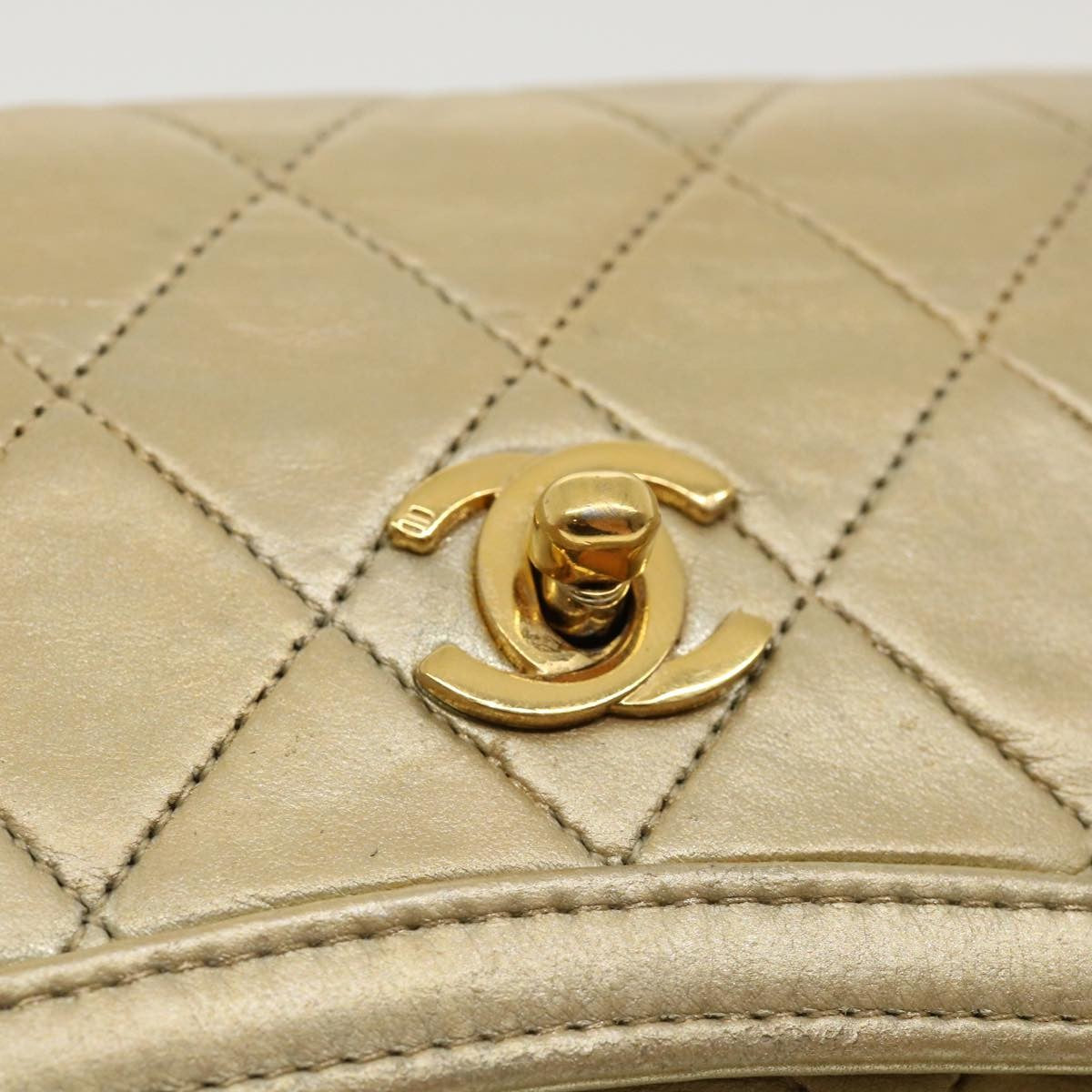 Chanel Vintage Cc Chain Flap Bag Quilted Lambskin Gold Leather Shoulder Bag Bag