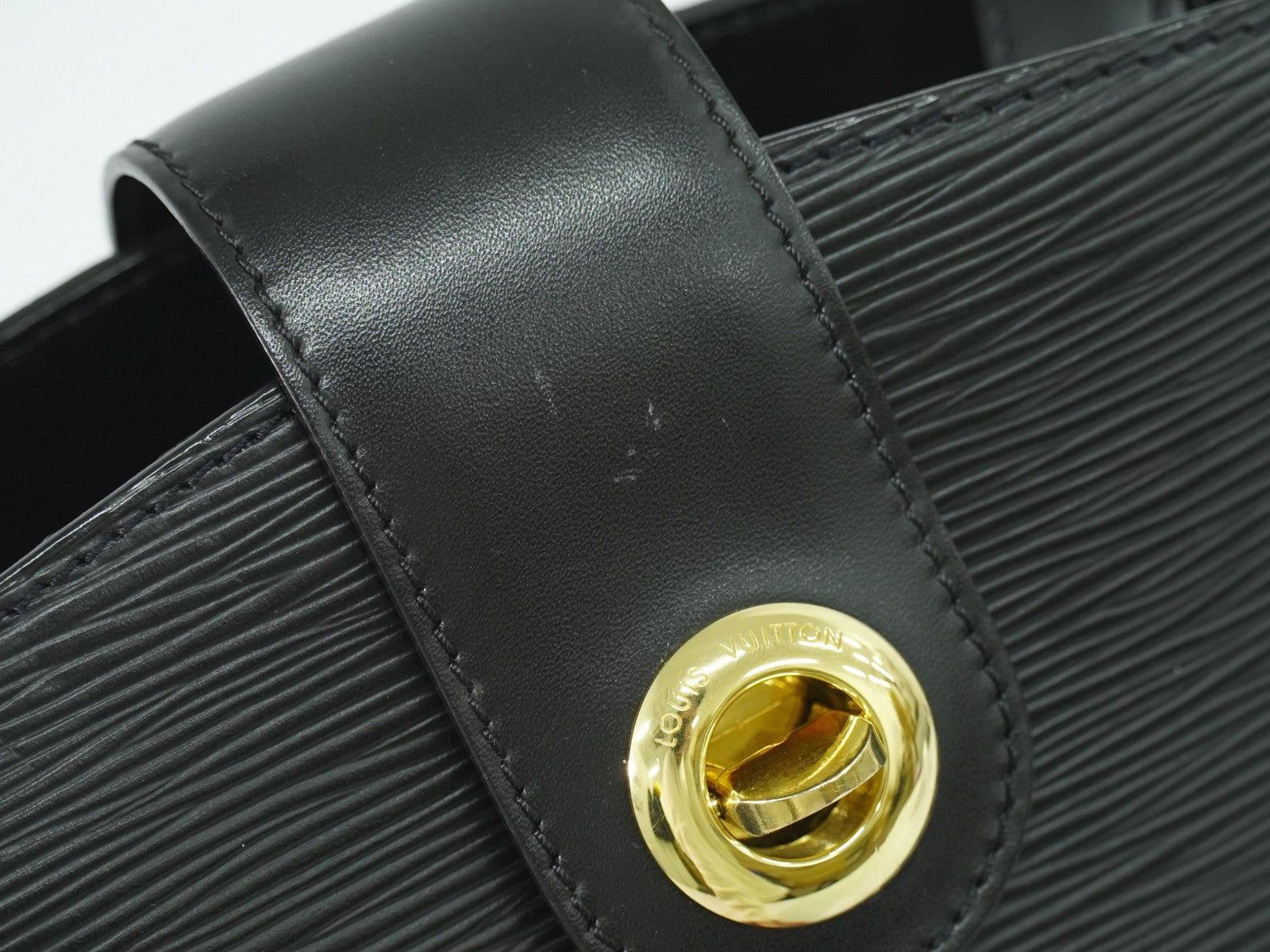 Louis Vuitton Cluny Shoulder Bag Epi Leather Black Leather Shoulder Bag