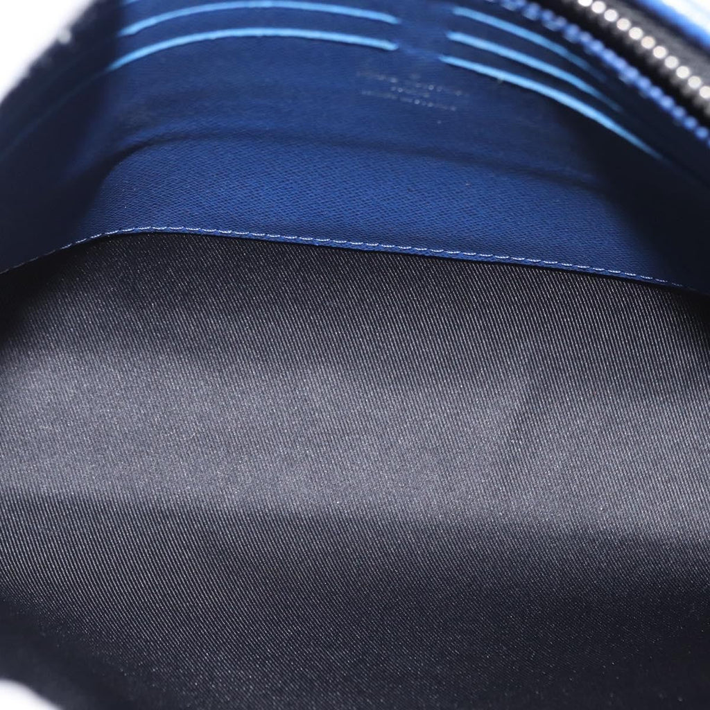 Louis Vuitton Pochette Voyage Taiga Leather Blue Leather Clutche & Pouche Bag