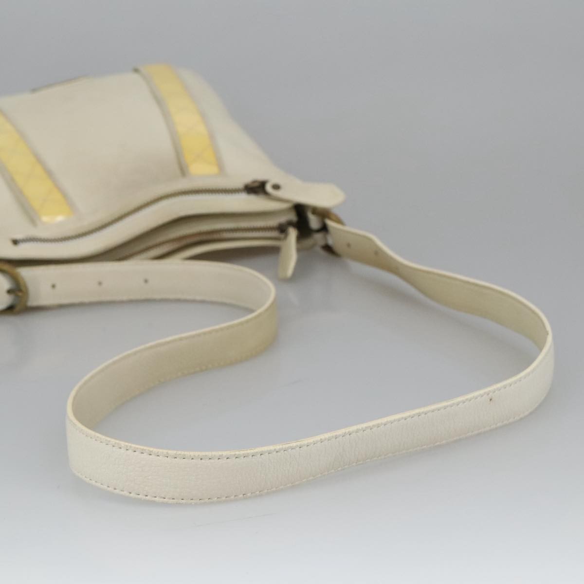Burberry Vintage Shoulder Bag Leather White Leather Shoulder Bag