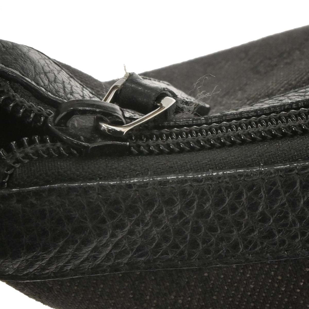 Gucci Abbey Pocket Hobo Gg Canvas Gray Canvas Handbag (Pre-Owned)