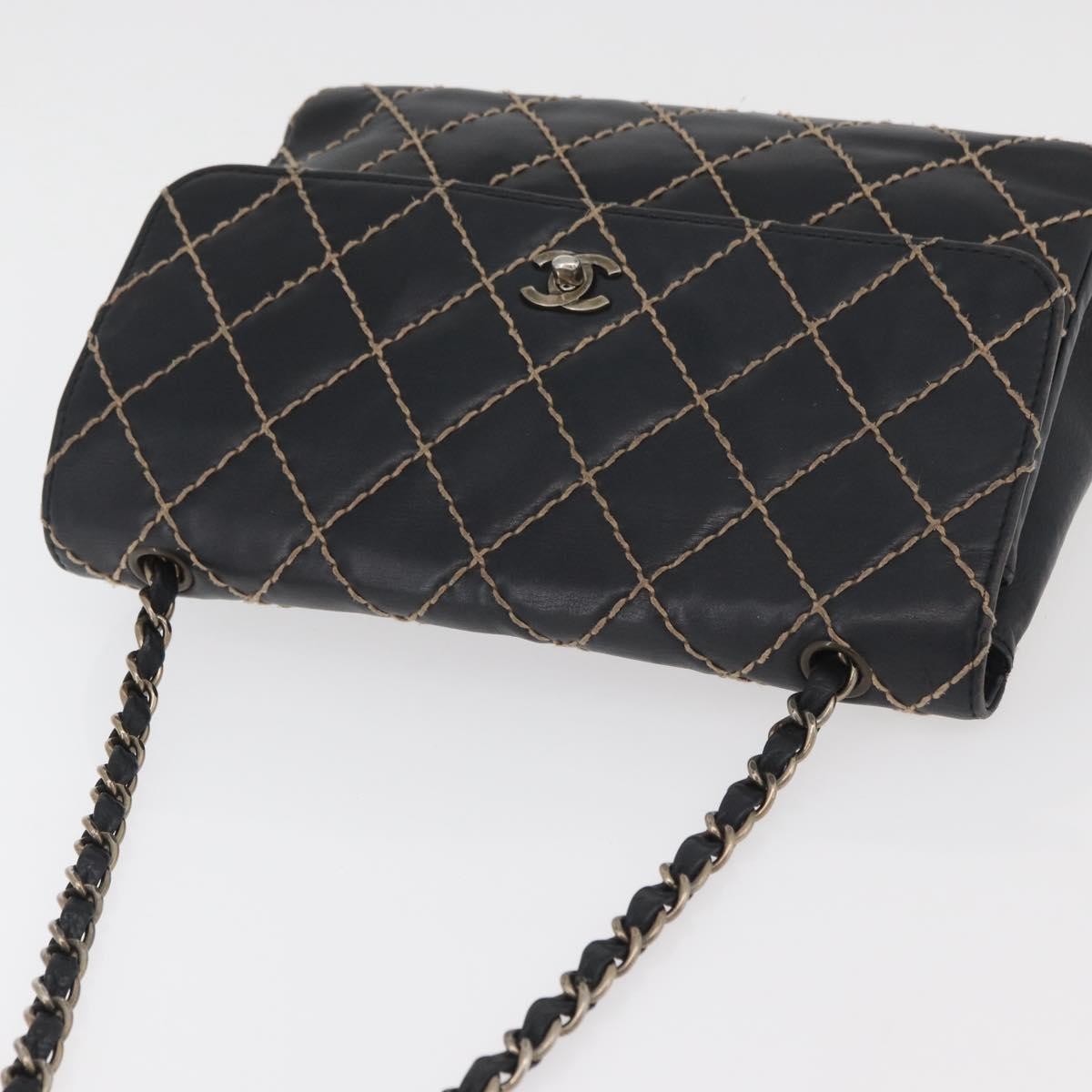 Chanel Chanel Matelassé Cuir Noir Black Leather Black Leather Handbag