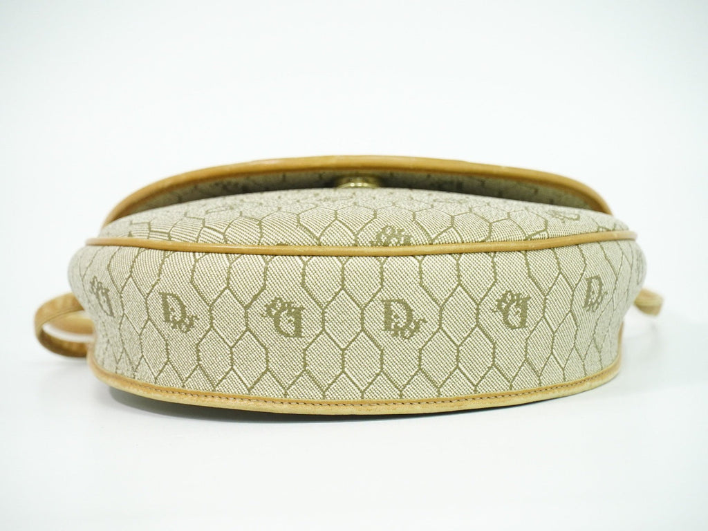 Christian Dior Vintage Honeycomb Shoulder Bag Canvas Beige Canvas Shoulder Bag Bag (Pre-Owned)