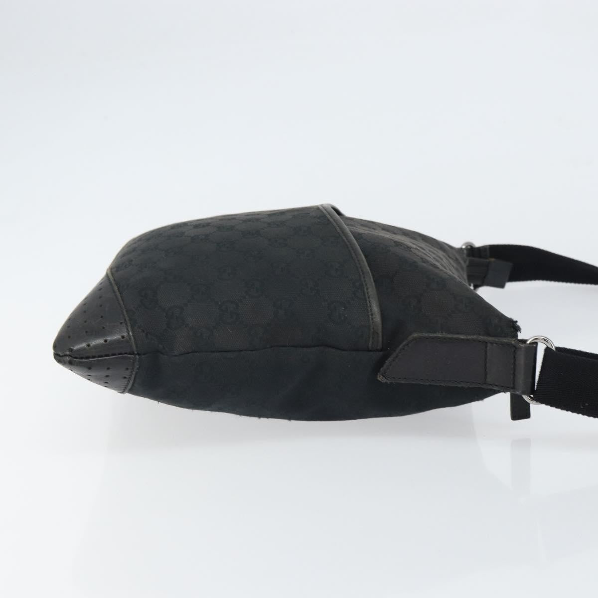 Gucci Zip Messenger Bag Gg Canvas With Perforated Leather Black Canvas Shoulder Bag Bag (Pre-Owned)