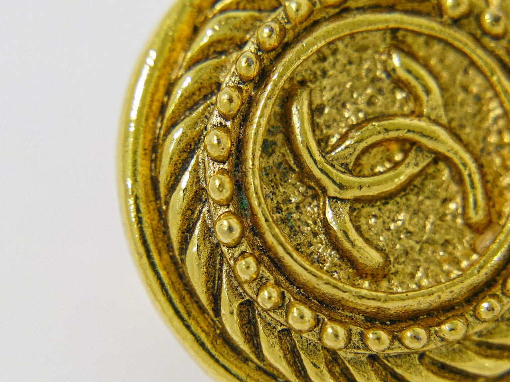 Chanel Vintage Cc Logo Round Clip On Earrings Textured Metal Gold Gold_Plated Earrings Jewelry