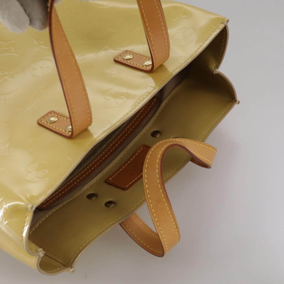 Louis Vuitton Reade Handbag Monogram Vernis Beige Patent_Leather Handbag