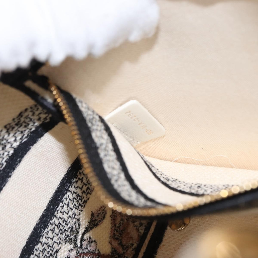 Christian Dior Lady D-Lite Bag Embroidered Canvas Multicolour Canvas Handbag (Pre-Owned)