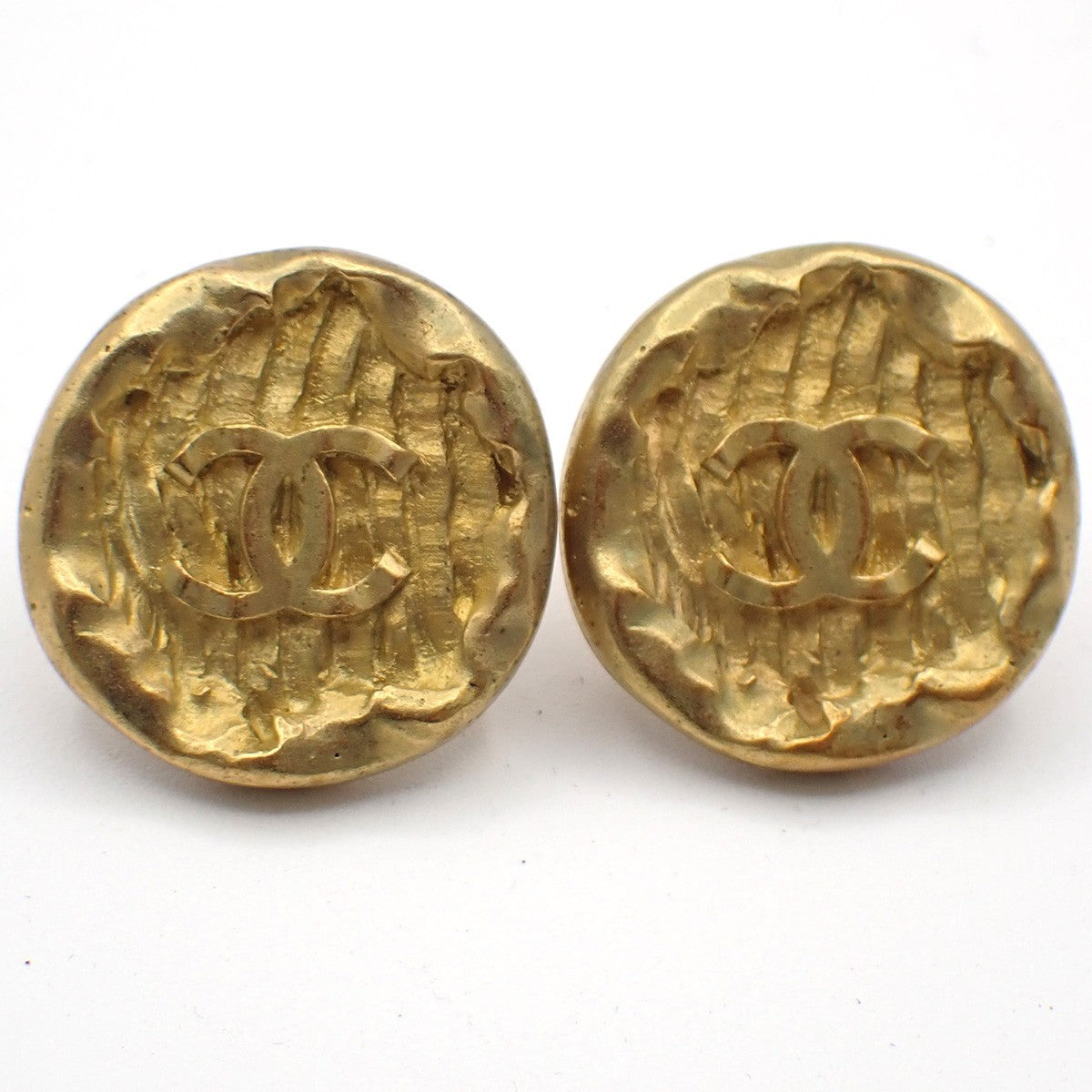 Chanel Vintage Cc Round Button Clip-On Earrings Metal Gold Gold_Plated Earrings Jewelry