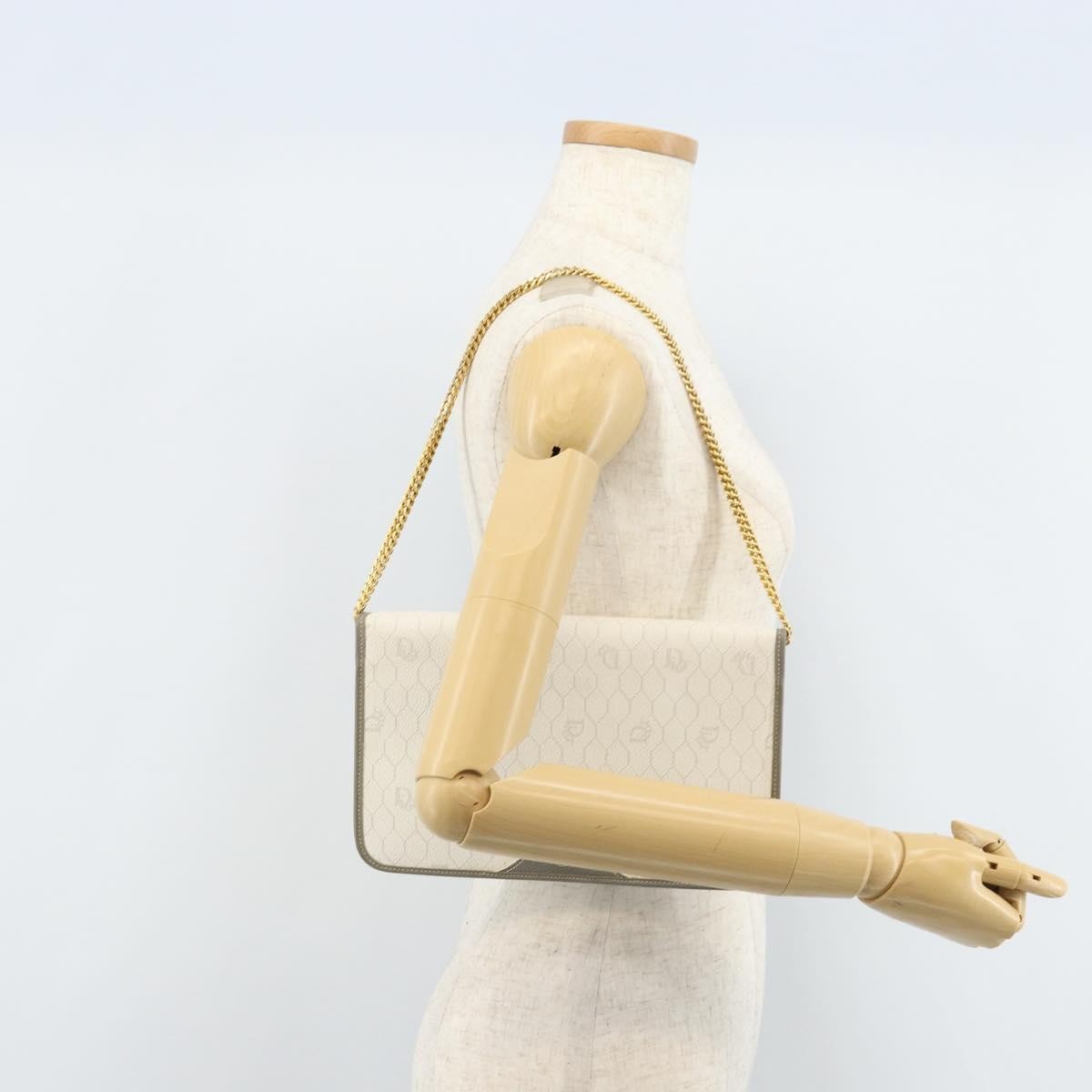 Christian Dior Vintage Honeycomb Chain Canvas White Canvas Shoulder Bag Bag (Pre-Owned)