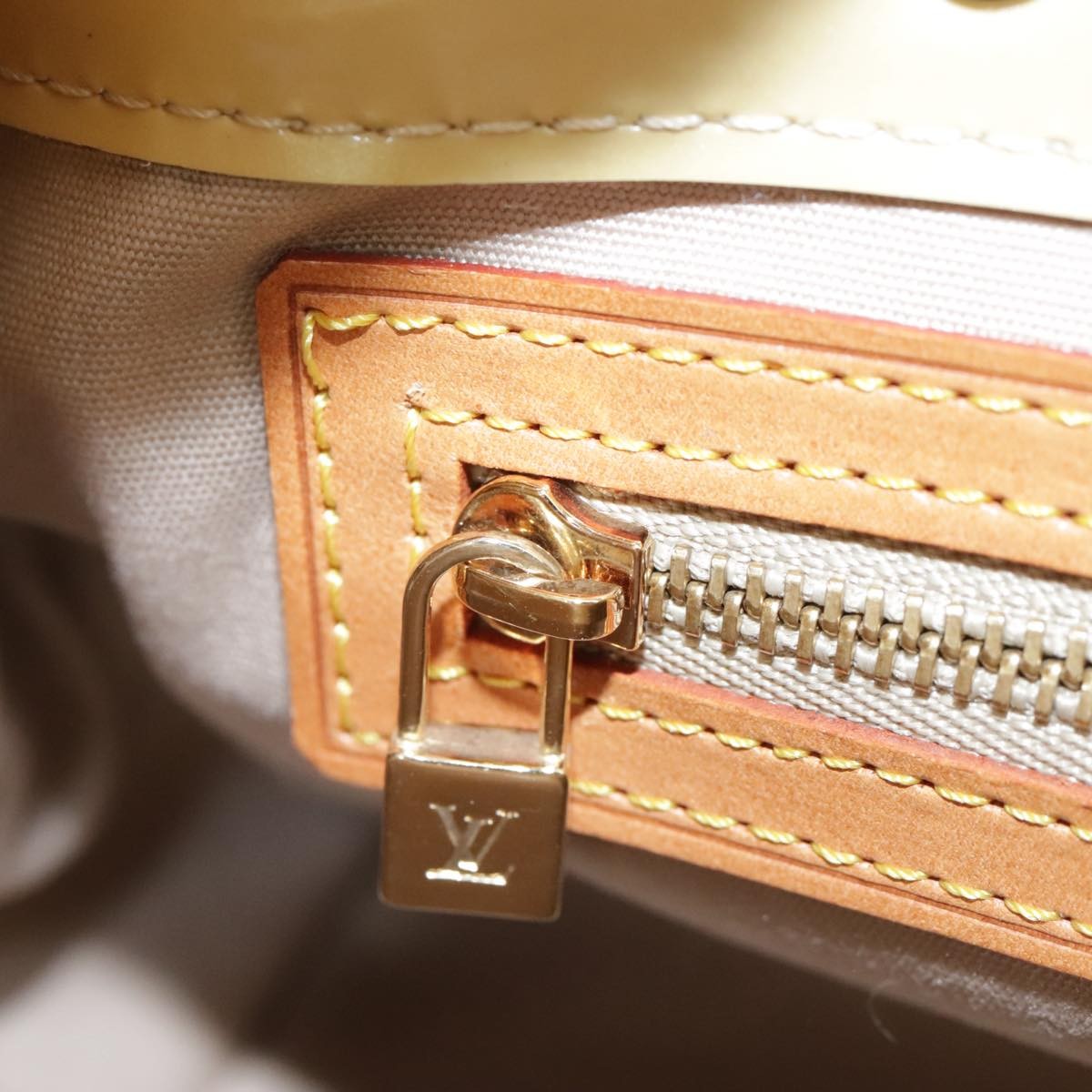 Louis Vuitton Reade Handbag Monogram Vernis Beige Patent_Leather Handbag