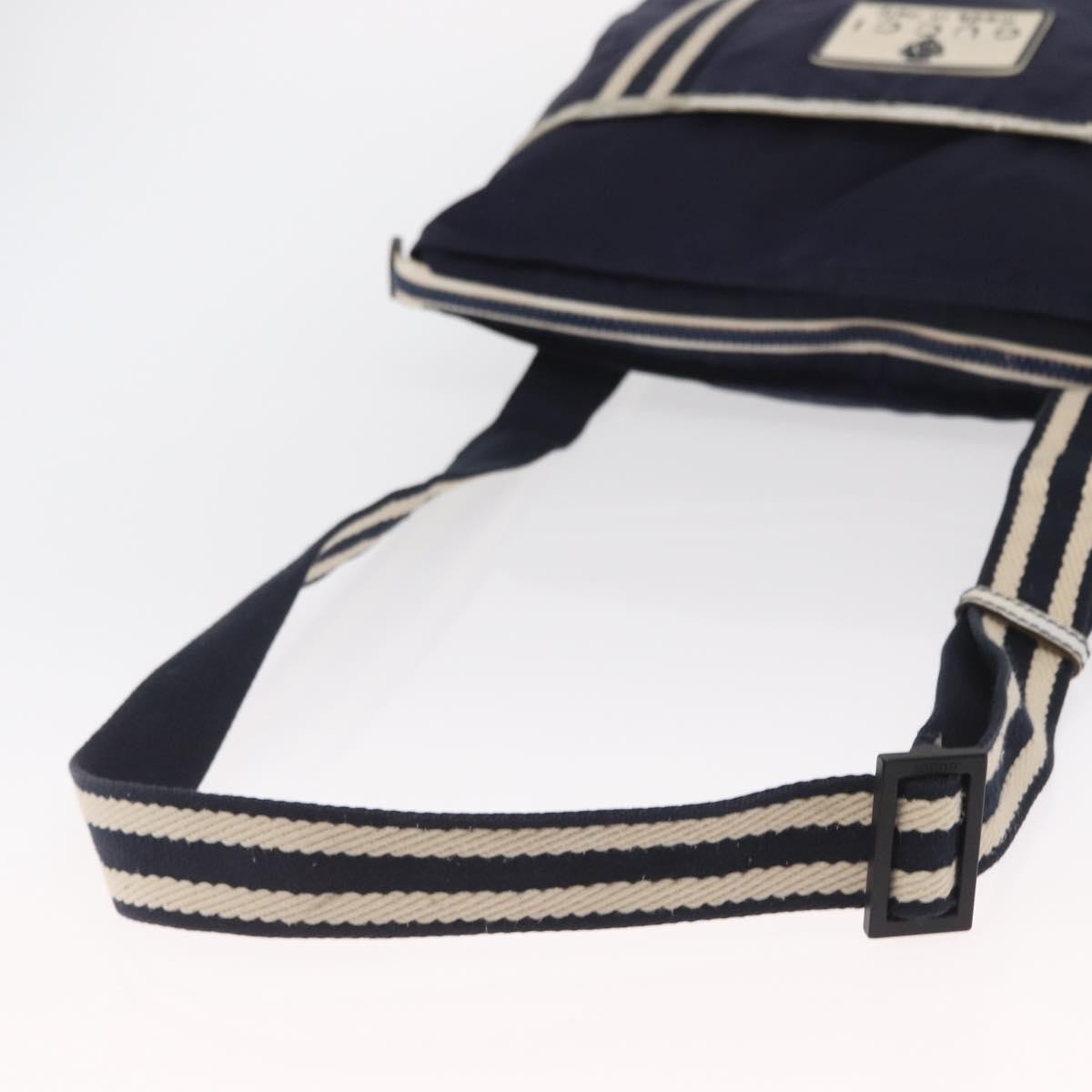 Gucci Vintage Shoulder Bag Nylon Navy Nylon Shoulder Bag Bag (Pre-Owned)