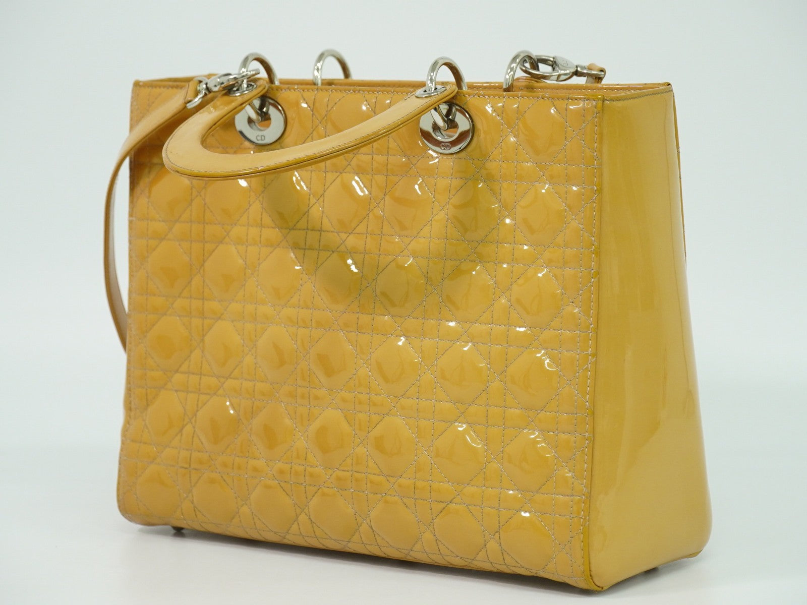 Christian Dior Vintage Lady Dior Bag Cannage Quilt Patent Beige Patent_Leather Handbag (Pre-Owned)